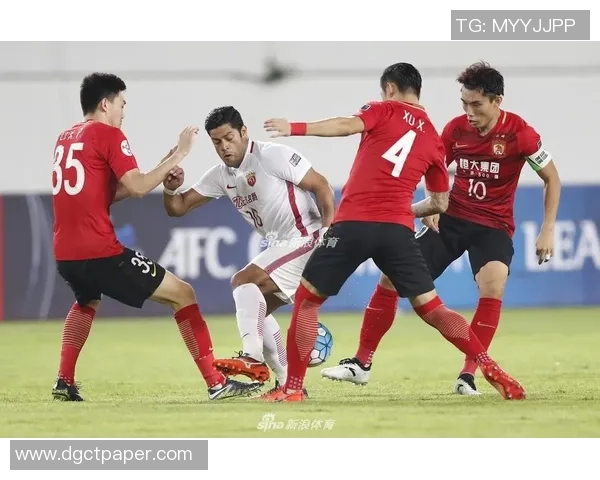 2017年上海上港与广州恒大巅峰对决回顾及赛后分析