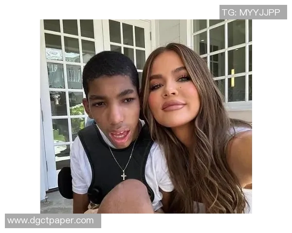 屡次越轨伤透心,科勒卡戴珊称汤普森仅仅孩子父亲,不是男友 屡次越轨伤透心,科勒卡戴珊称汤普森仅仅孩子父亲,不是男友